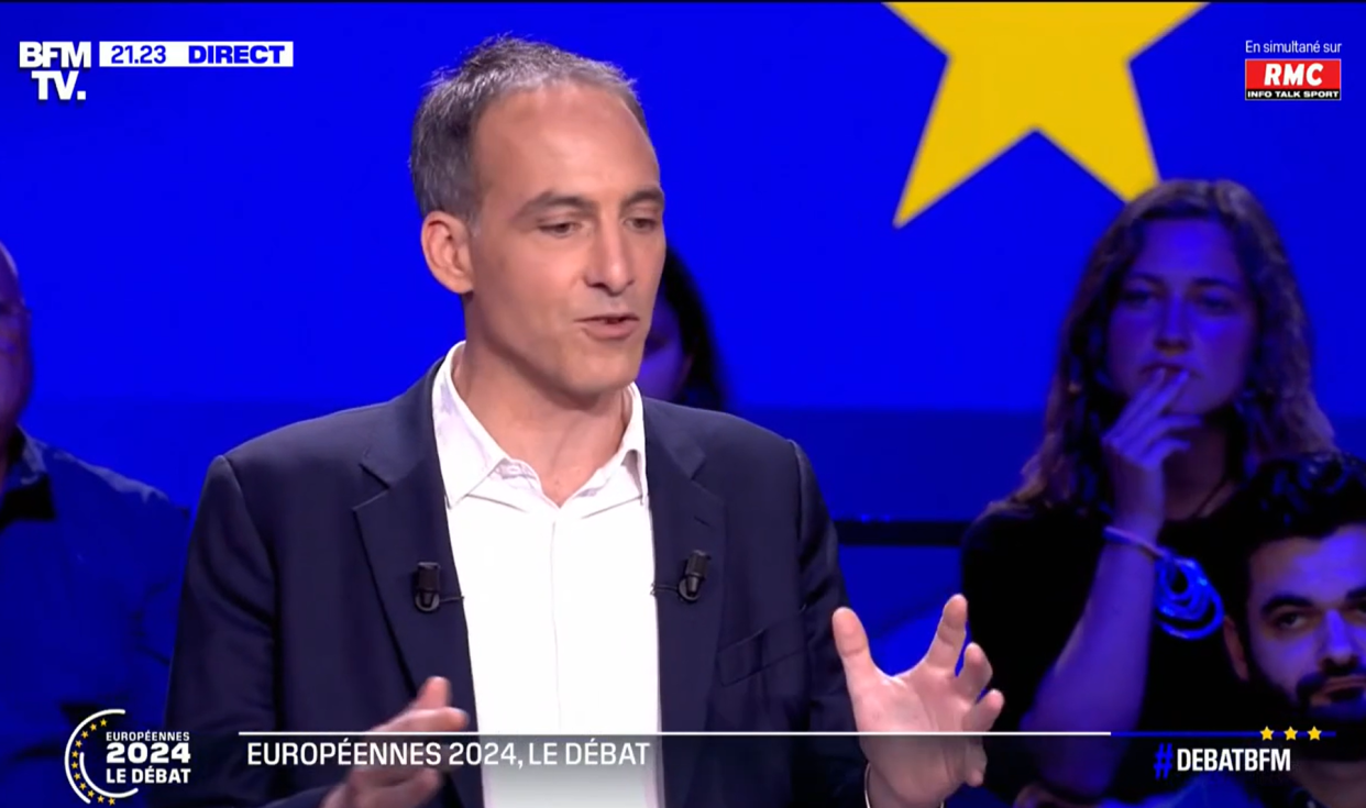 Raphaël Glucksmann lors du débat des têtes de liste aux élections européennes le 27 mai 2024 sur BFMTV.