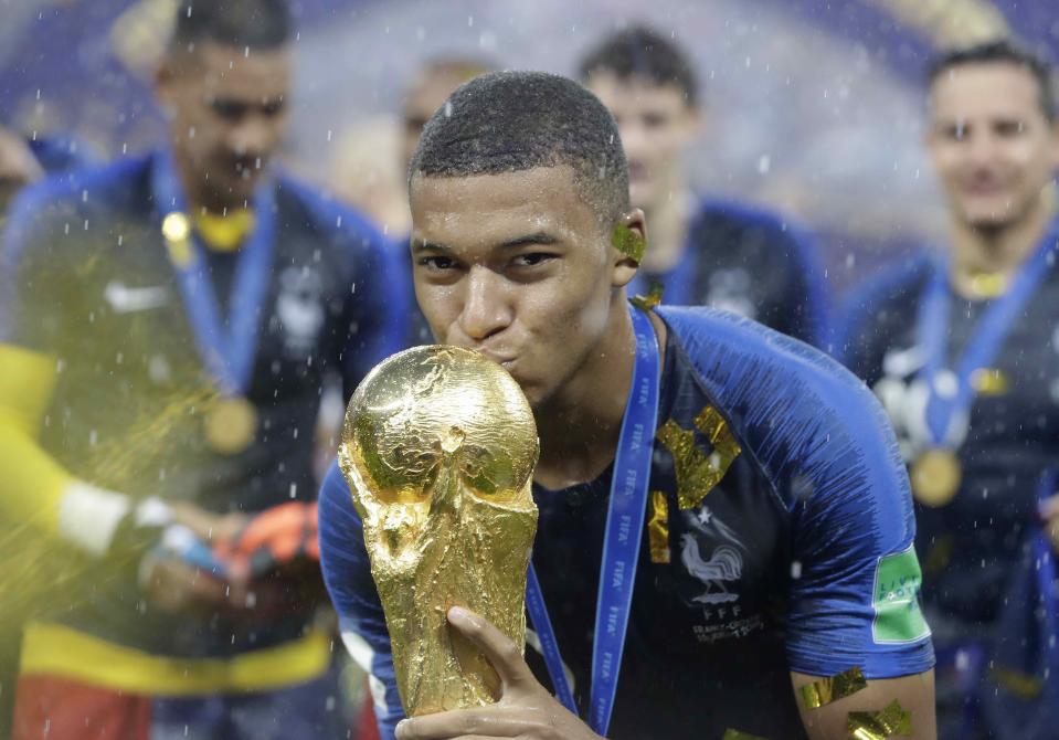 Frankreichs Nationalspieler Kylian Mbappé spendet seine Gewinnsumme für wohltätige Zwecke. (Bild: AP Photo/Matthias Schrader)