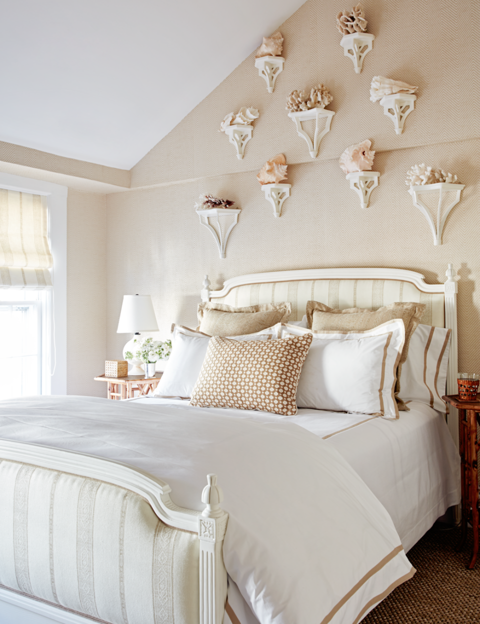 <p>Beige doesn't have to be boring! Sarah Bartholomew's tip for working with an <a href="https://www.housebeautiful.com/design-inspiration/house-tours/g4474/sarah-bartholomew-rowhouse/" rel="nofollow noopener" target="_blank" data-ylk="slk:all-neutral palette;elm:context_link;itc:0;sec:content-canvas" class="link ">all-neutral palette</a>: make sure to mix in different patterns and textures.</p>