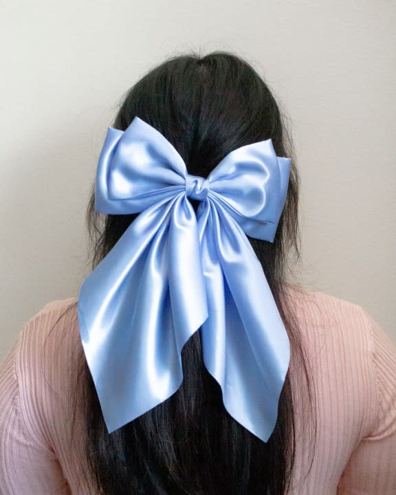 A bow from TesMade Creations. (Courtesy TesMade Creations)