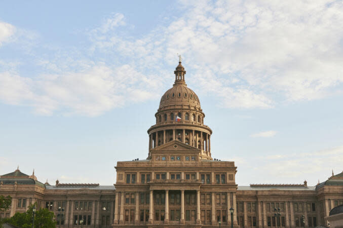 Texas’s So-Called ‘Show Me Your Papers’ Bill That Would Allow The Detainment, Deportation Of Mexicans Leads To Outrage | Photo: Getty Images