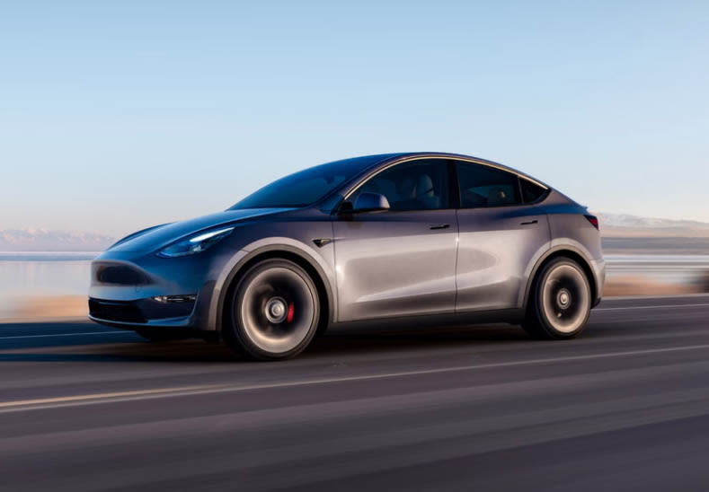 圖／進口豪華車榜單部份，Tesla Model Y本月大量新車入港，以1,054輛好成績躍登冠軍。