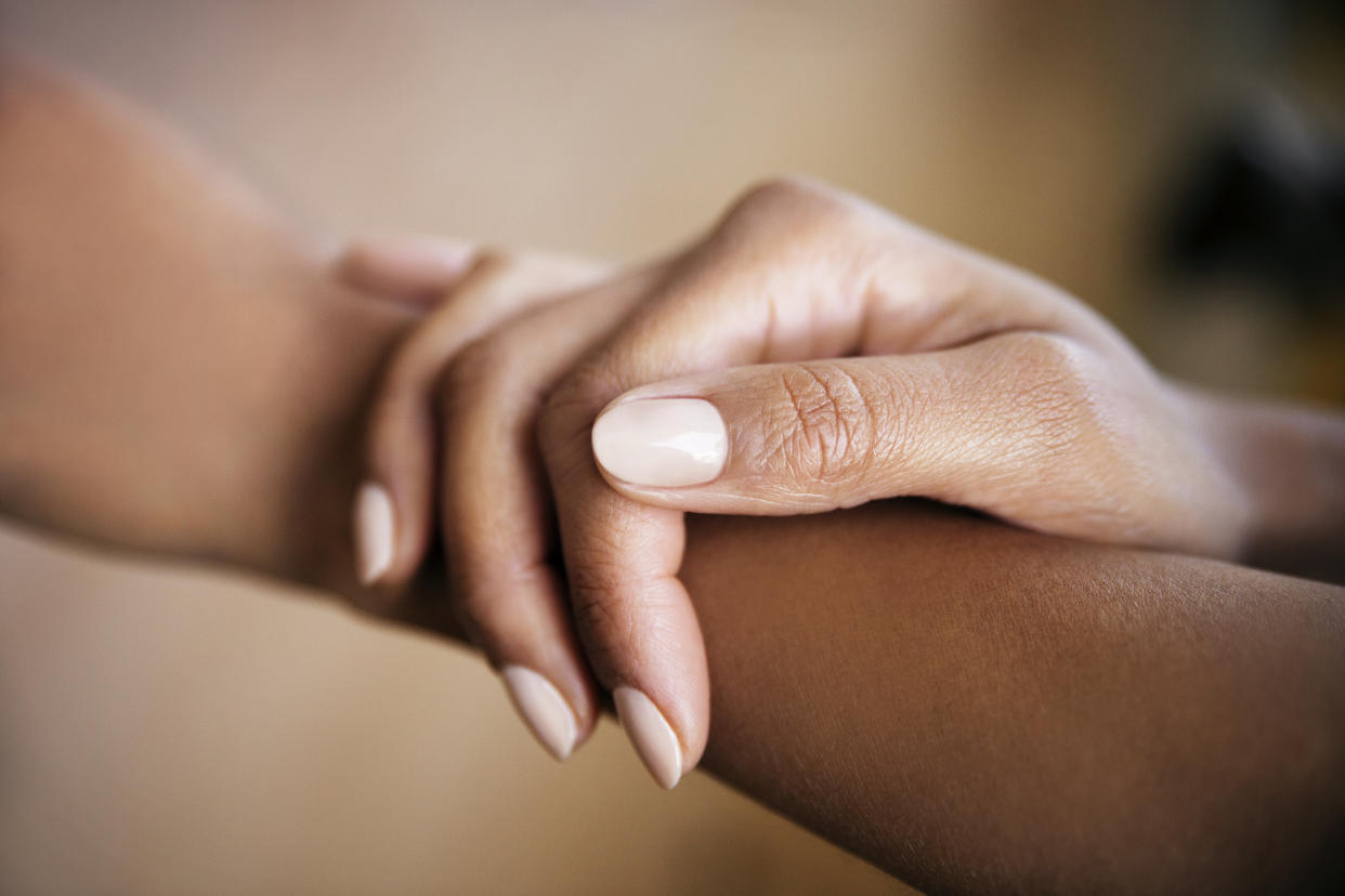 Tus uñas también necesitan amor si qyueres que luzcan sanas. Foto: Getty Images.