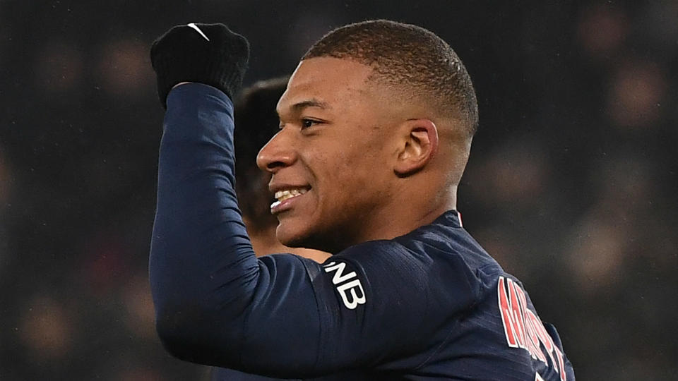 Is it time for Kylian Mbappé to become the face of Paris Saint-Germain? (Goal.com)