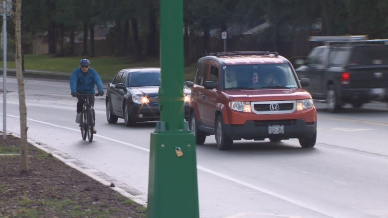 Residents call for crosswalk lights after 2 accidents in 24 hours on busy Burnaby road