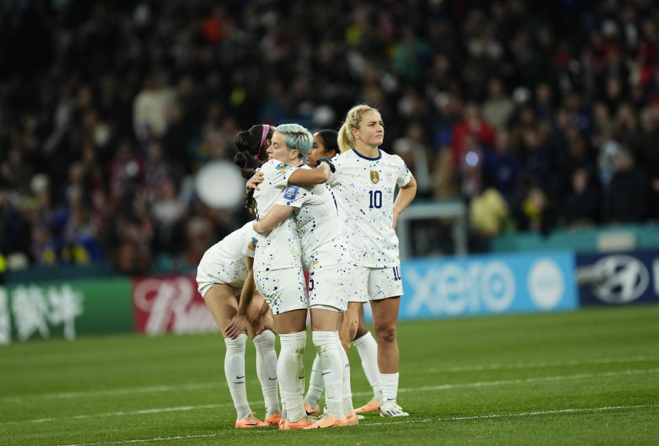 Players of United States get upset at the end of the 2023 FIFA Women's World Cup Round of 16 match between Sweden and United States at Melbourne Rectangular Stadium in Melbourne, Australia on August 6, 2023. (Anadolu Agency / Anadolu Agency via Getty Images)