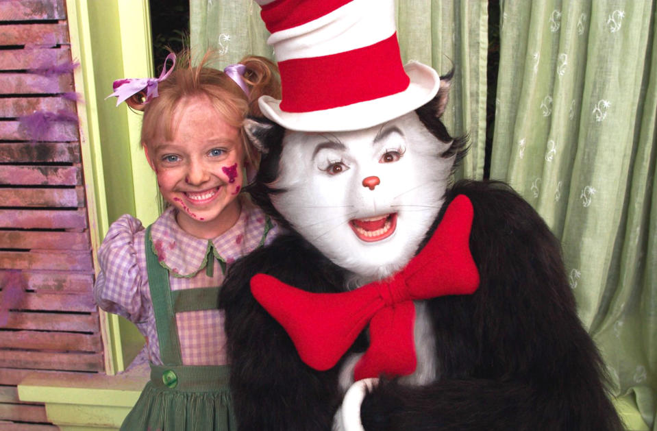 Dakota Fanning and Mike Myers in "The Cat in the Hat"