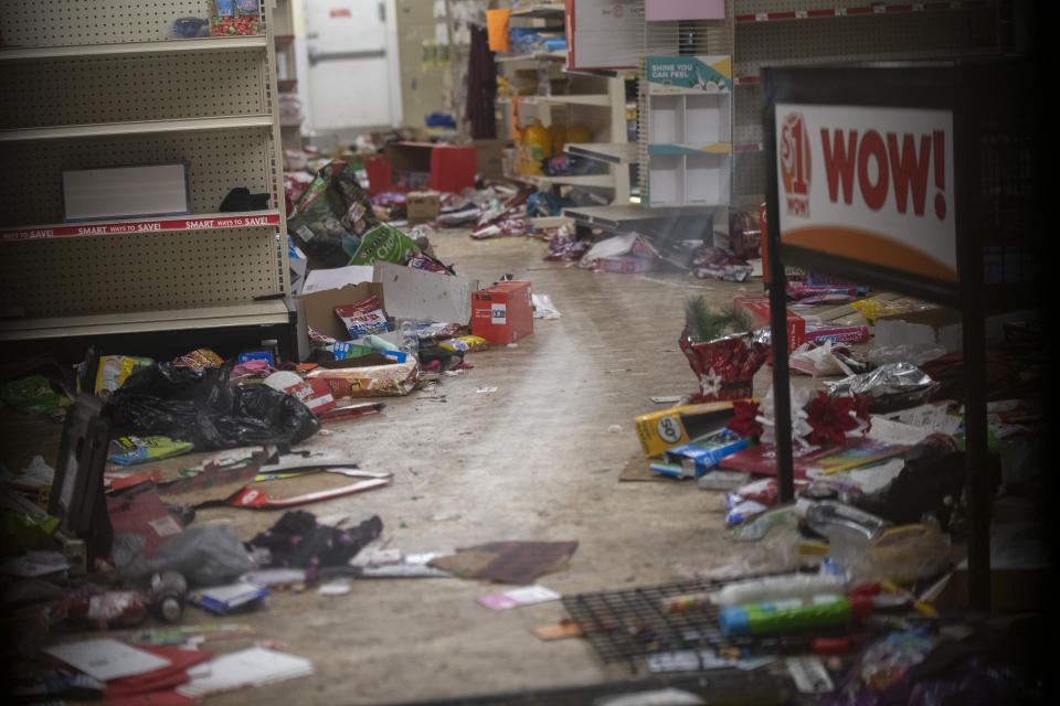 Saqueo en una tienda de Estados Unidos. (Photo by Mark Makela/Getty Images)