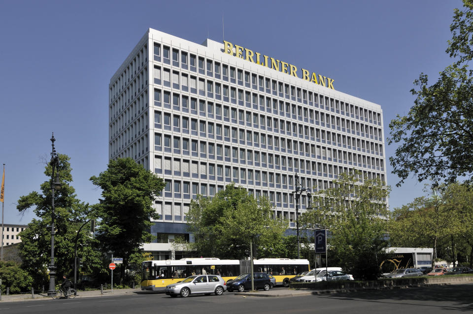 Ein ähnliches Ergebnis schaffte die Berliner Bank: Targobank, Deutsche Postbank und Commerzbank liegen alle ähnlich hoch im Vergleich, doch die Berliner Bank stellt immerhin 9 der 50 bestbewerteten Bankfilialen in der Hauptstadt.