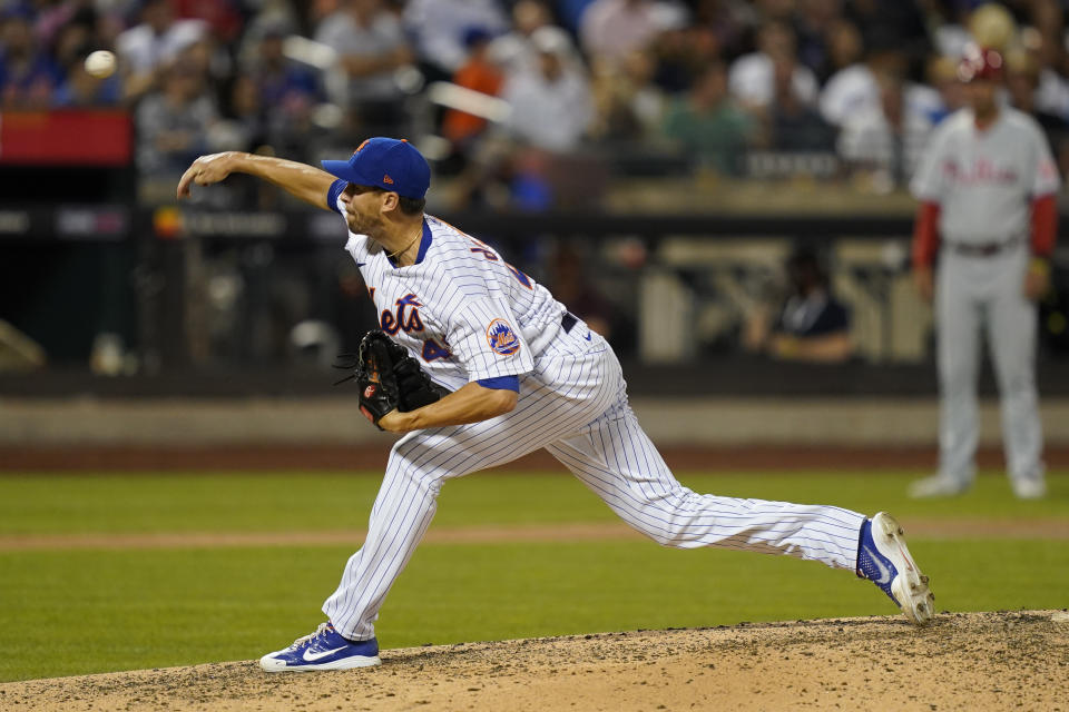 New York Mets starting pitcher Jacob deGrom (48) throws the final strike on Philadelphia Phillies' Rhys Hoskins to close the sixth inning of a baseball game, Saturday, Aug. 13, 2022, in New York. (AP Photo/John Minchillo)