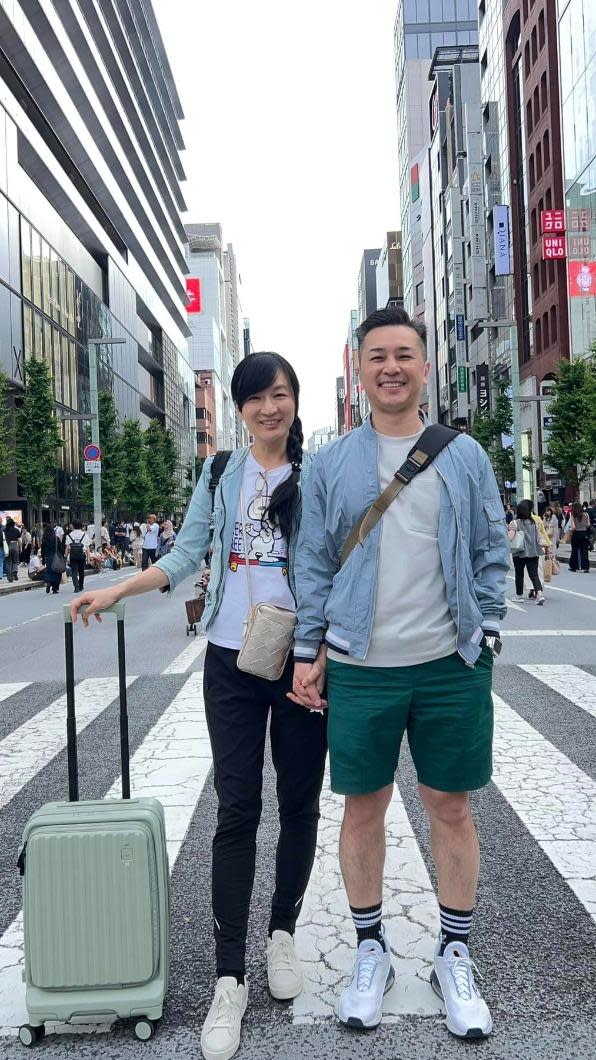 王軍凱（右）和老婆去東京旅行。（圖／翻攝自王軍凱臉書）