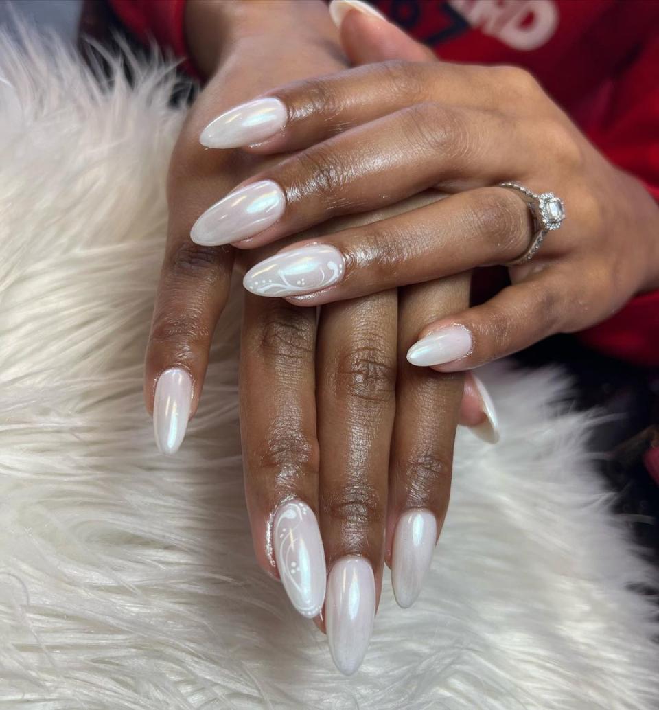 <cite class="credit">Instagram / @therealthing\_nails</cite>