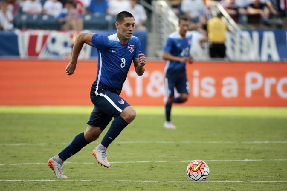 El delantero estadounidense Clint Dempsey durante un partido amistoso contra Guatemala, el viernes 3 de julio de 2015, Nashville, Tennessee. El partido es parte de la antesala a la Copa de Oro de la CONCACAF. (AP Foto/Mark Humphrey)