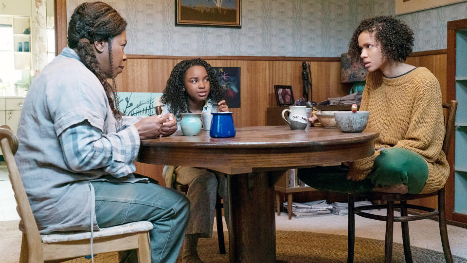 FAST COLOR, from left: Lorraine Toussaint, Saniyya Sidney, Gugu Mbatha-Raw, 2018. ph: Jacob Yakob / © Codeblack Films / courtesy Everett Collection