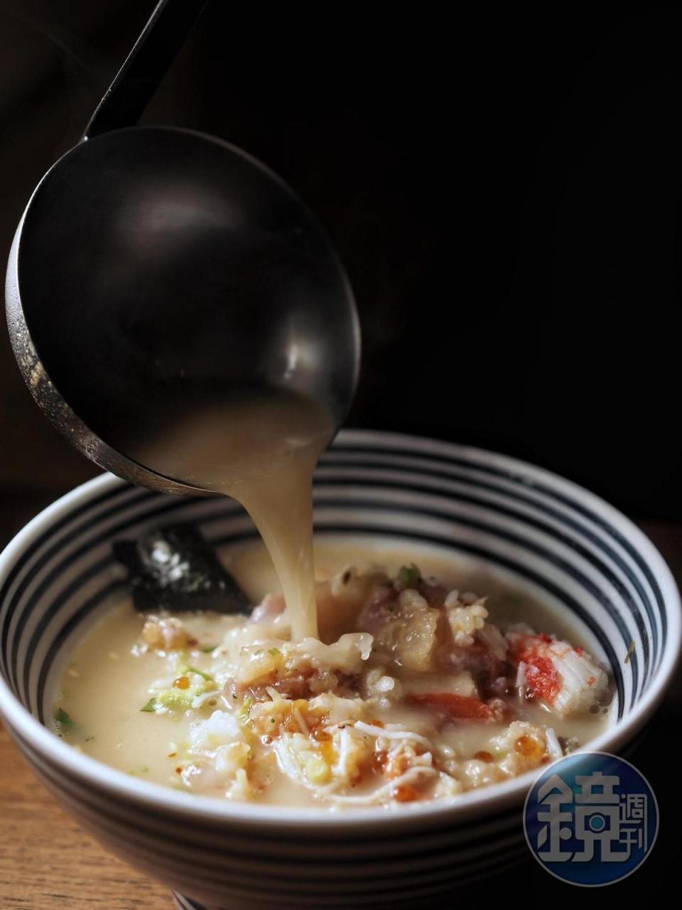 吃到一半還可沖入招牌真鯛高湯，一丼二吃。