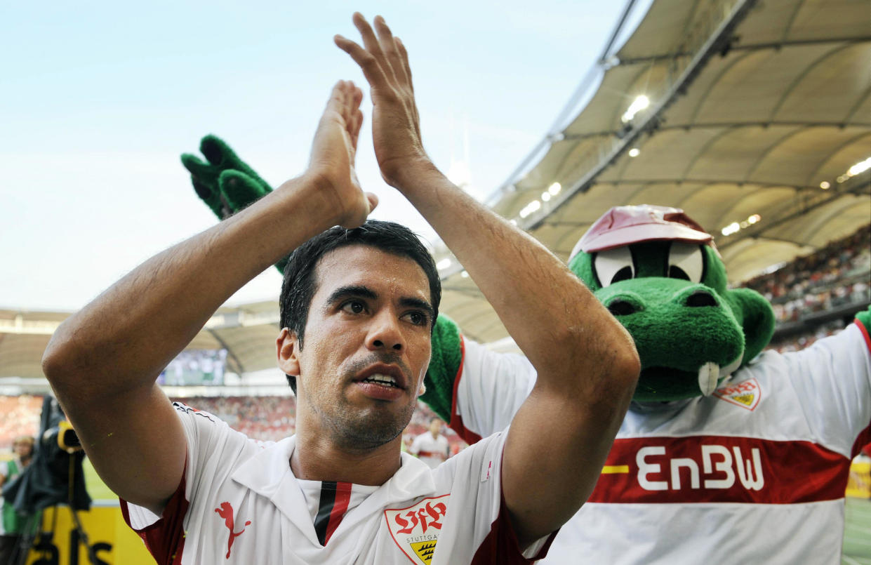 Pável Pardo tras un partido con el Stuttgart. (THOMAS LOHNES/DDP/AFP via Getty Images)