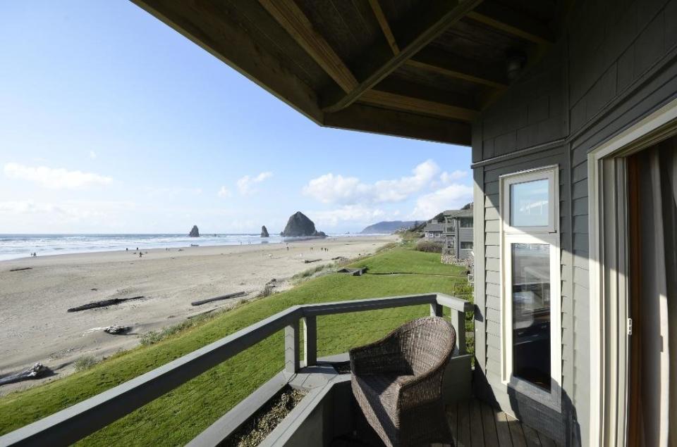 This luxe oceanfront hotel offers everything you want out of an upscale hotel experience: comfort, elegance and relaxation. With <a href="https://www.tripadvisor.com/Hotel_Review-g51790-d272019-Reviews-Stephanie_Inn-Cannon_Beach_Oregon.html" target="_blank">amenities like spa services, fine cuisine, and&nbsp;beer and wine tasting classes</a>, it's a hotel experience that feels like a retreat.<br /><br />Stephanie Inn is an&nbsp;average annual price of $497 per night.&nbsp;The <a href="https://www.tripadvisor.com/Hotel_Review-g51790-d272019-Reviews-Stephanie_Inn-Cannon_Beach_Oregon.html" target="_blank">m</a><a href="https://www.tripadvisor.com/Hotel_Review-g51790-d272019-Reviews-Stephanie_Inn-Cannon_Beach_Oregon.html" target="_blank">ost affordable month to visit is March</a>, at $408 per night.