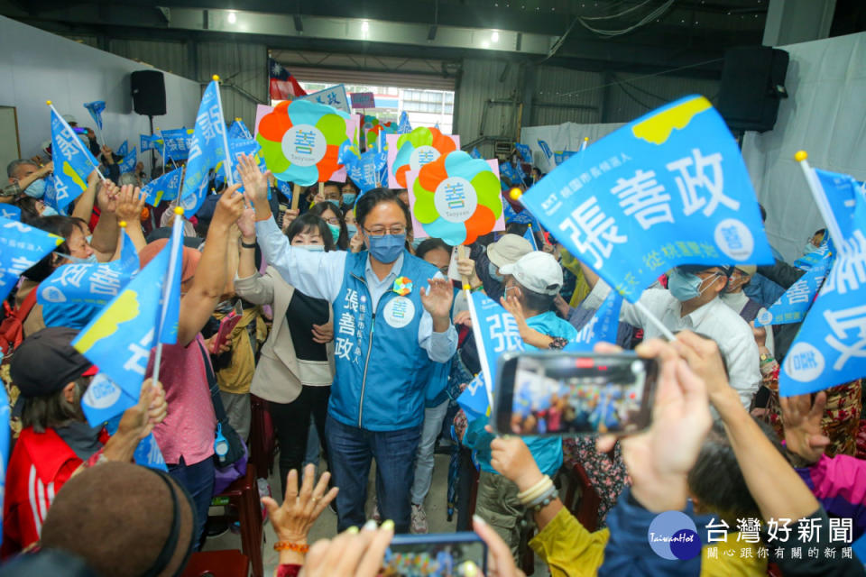 國民黨桃園市長候選人張善政出席龍潭區婦女後援會成立大會。<br /><br />
<br /><br />
