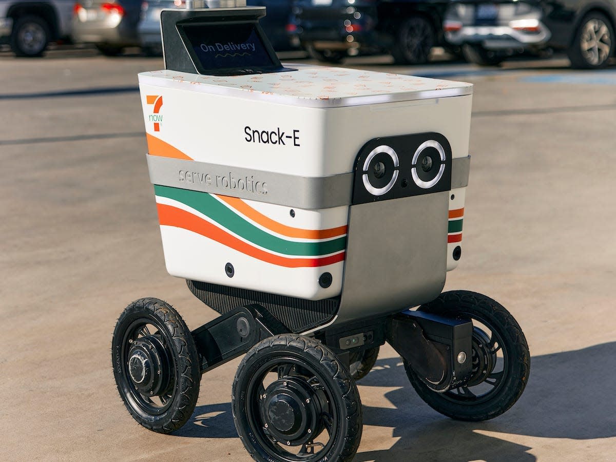 7-Eleven robot delivery