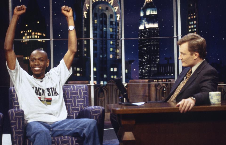 Dave Chappelle stops by "Late Night."