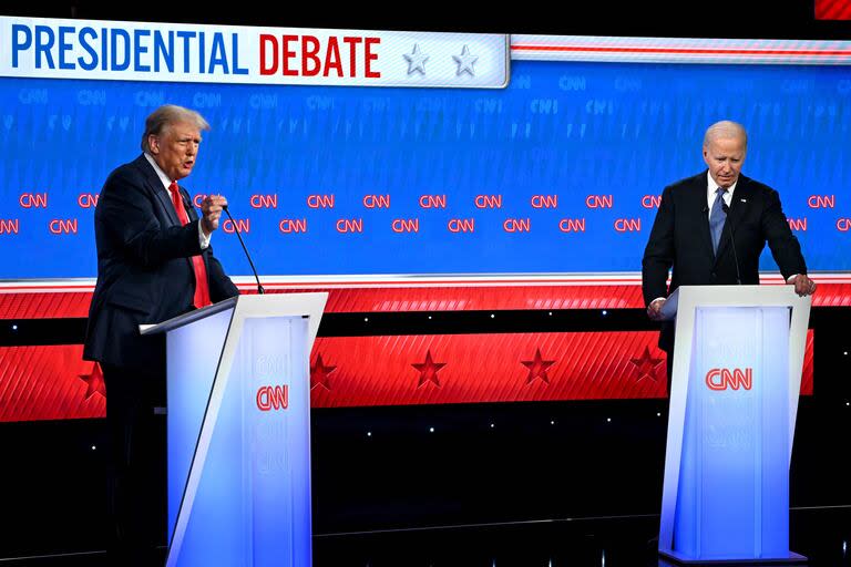 Biden y Trump durante el debate