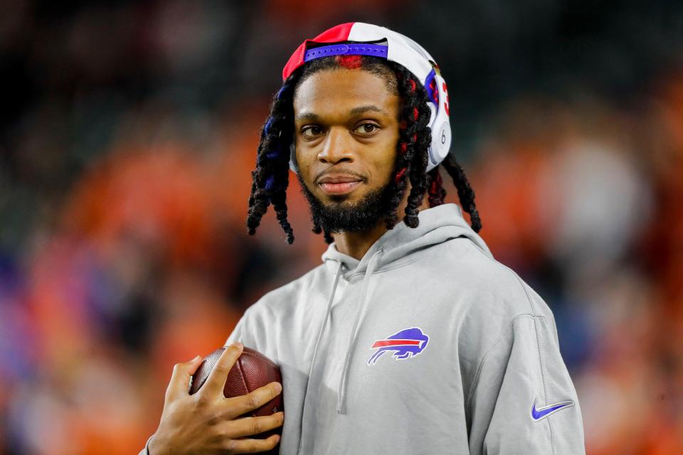 Buffalo Bills safety Damar Hamlin warms up at Paycor Stadium.