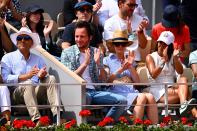 <p>Le chanteur Vianney lors de la demi-finale hommes de Roland-Garros, le 9 juin 2023, aux côtés de sa femme, la la violoncelliste Catherine Robert. (Photo by Emmanuel DUNAND / AFP) (Photo by EMMANUEL DUNAND/AFP via Getty Images)</p> 