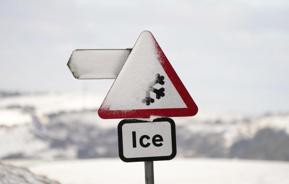 A sign does what it says on the tin in Saddleworth near Oldham (Danny Lawson/PA) (PA Wire)