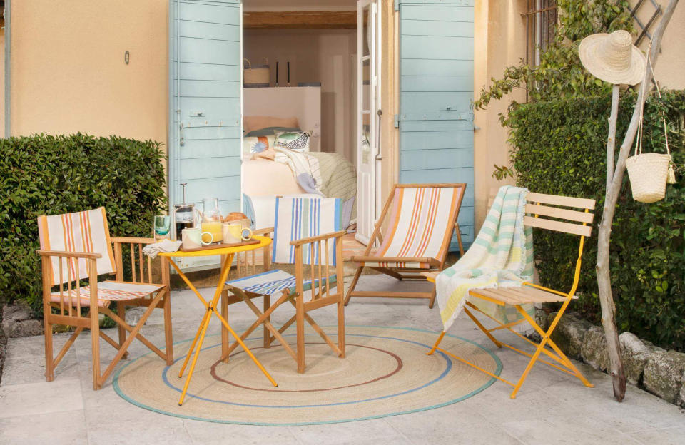 Un tapis d'extérieur pour un coin outdoor super cosy