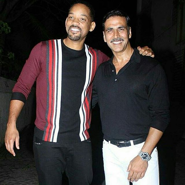 Will Smith junto al anfitrión Akshay Kumar. Instagram