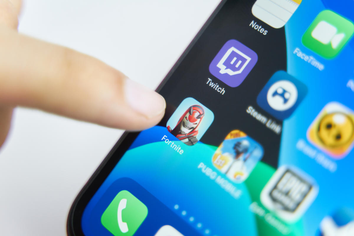 Fortnite is coming back to iOS, but not on the App Store