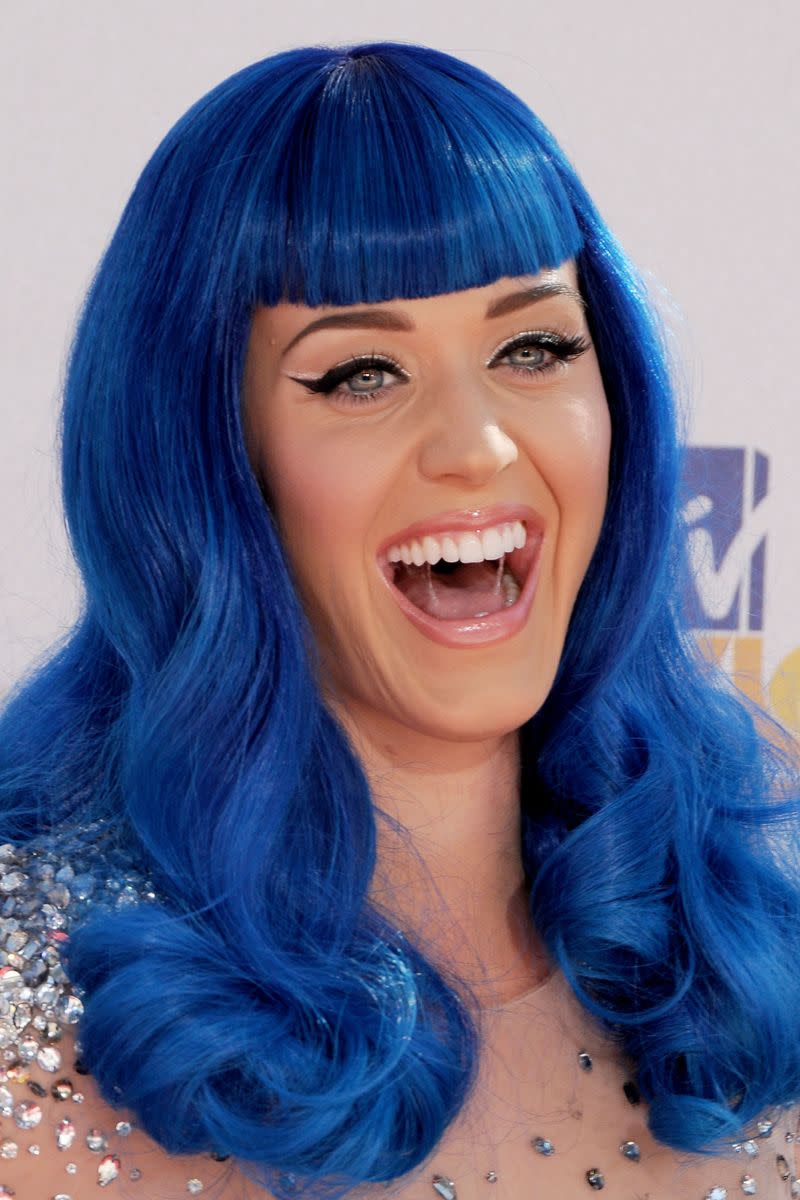 <p> More and more wigs were worn on the red carpet in eye-catching colors at the beginning of this new decade. Katy Perry&#x2014;who blew up in 2010&#x2014;was known for switching her hair to a fun-colored wig every appearance. Distinctly bright hair colors started sweeping the carpets in an array of shades as a form of self-expression. </p>