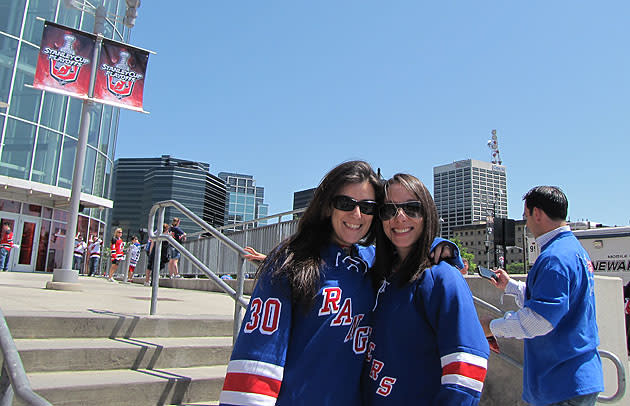 New York Rangers Fans Wing it to a New Jersey Win - Midtown - New York -  DNAinfo