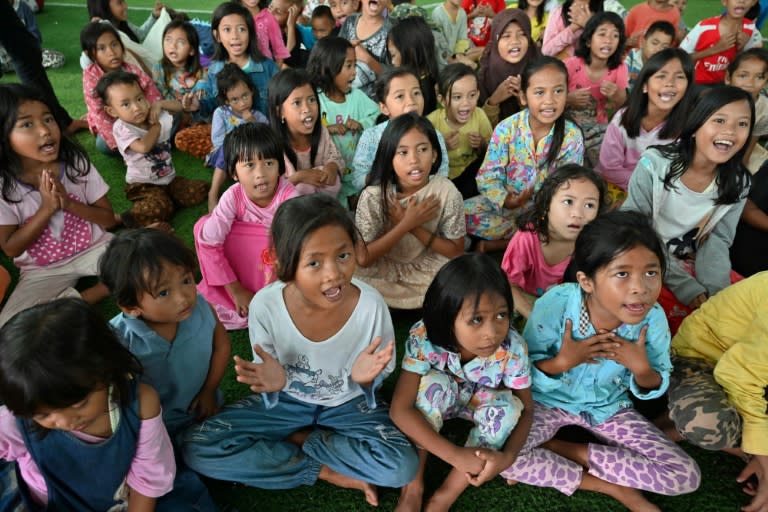 Children take part in a trauma healing programme in Labuhan in Banten Province after the devastating tsunami