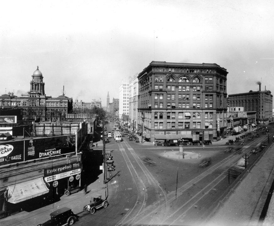 Rooftop view of 16th Street from Broadway (Credit: Denver Public Library Special Collections [X-22506])