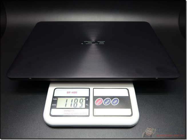 超越MBA的極致輕薄筆電！ASUS ZenBook UX305開箱評測