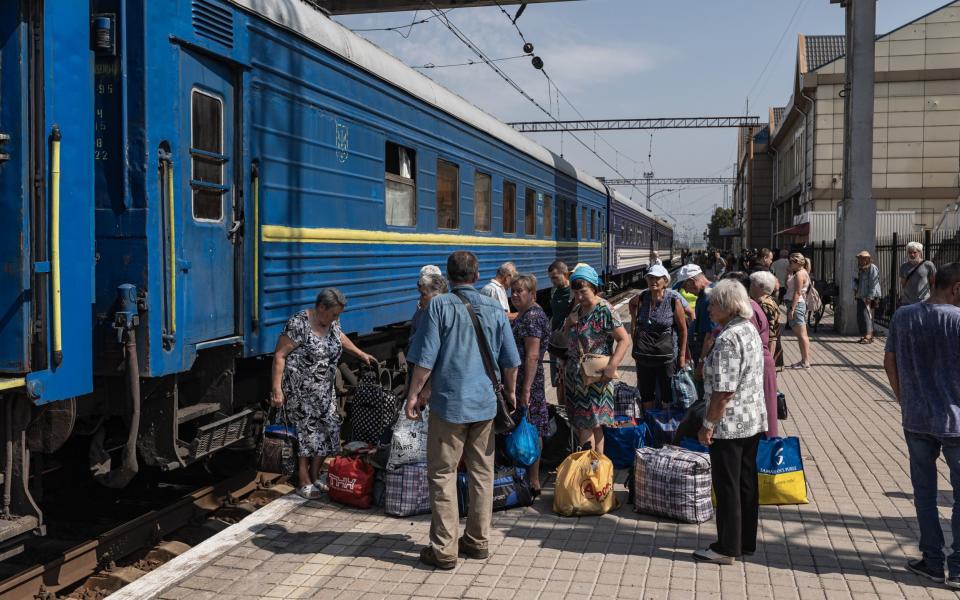 Ukrainian civilians are evacuated from Pokrovsk