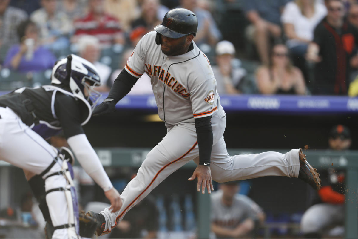 Giants place Pablo Sandoval on injured list, bring back Alex Dickerson