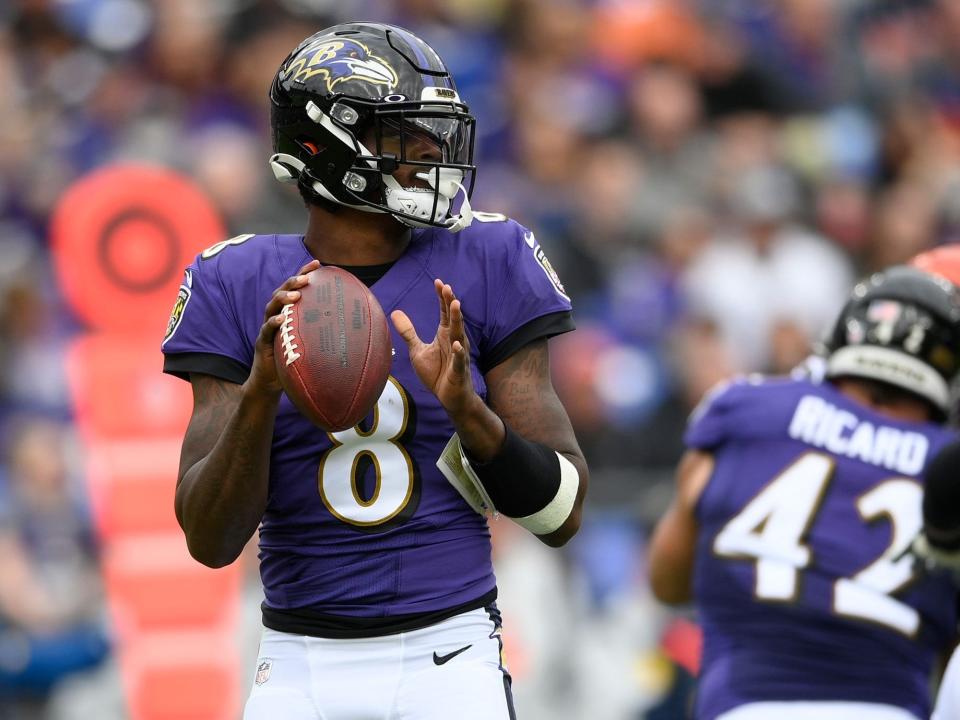 Lamar Jackson gets set for a pass against the Cincinnati Bengals.