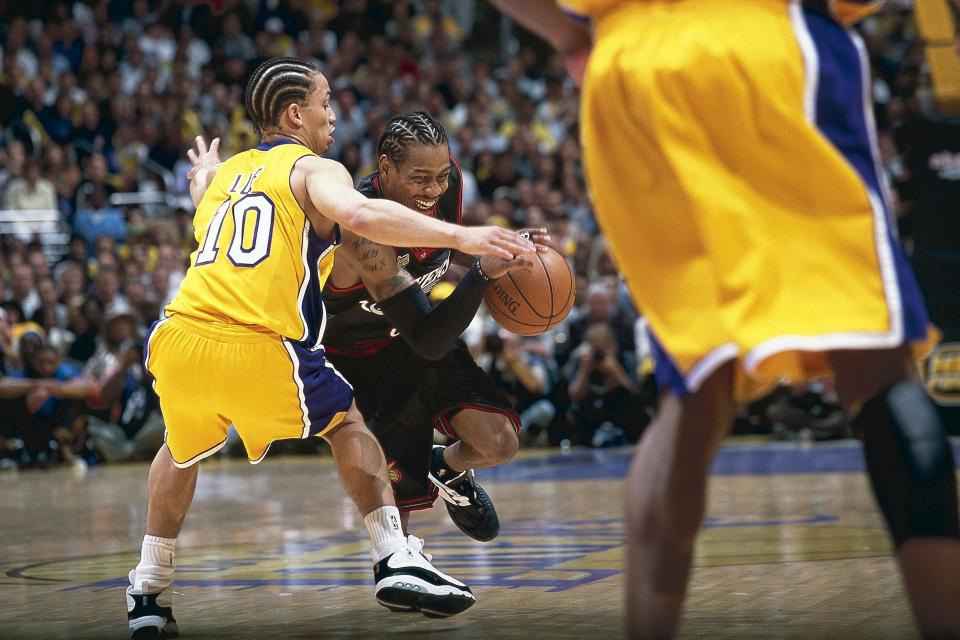 Allen Iverson（持球者）與Tyronn Lue（防守者）。（Photo by Manny Millan/Sports Illustrated via Getty Images）