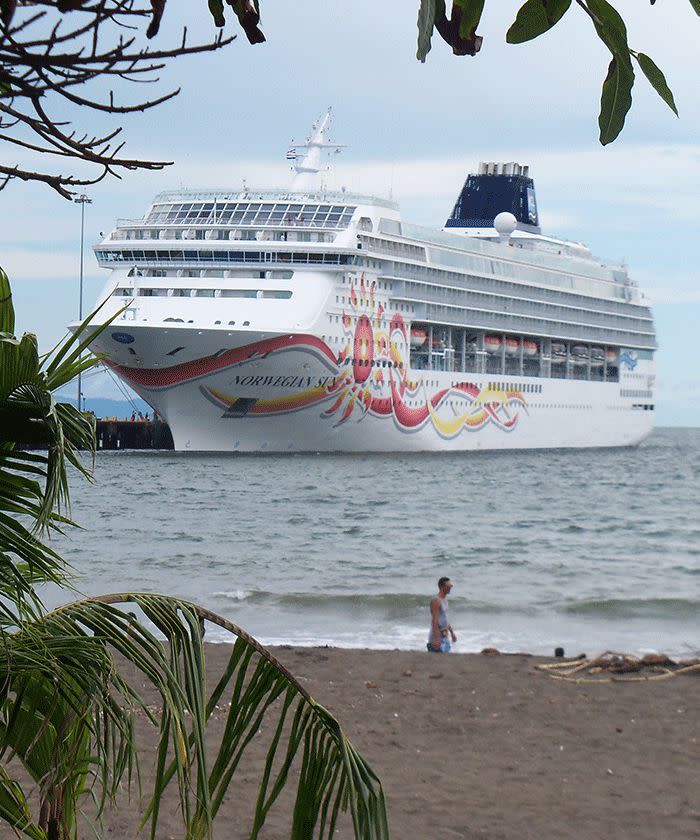 Drugs allegedly smuggled on cruise in underwear