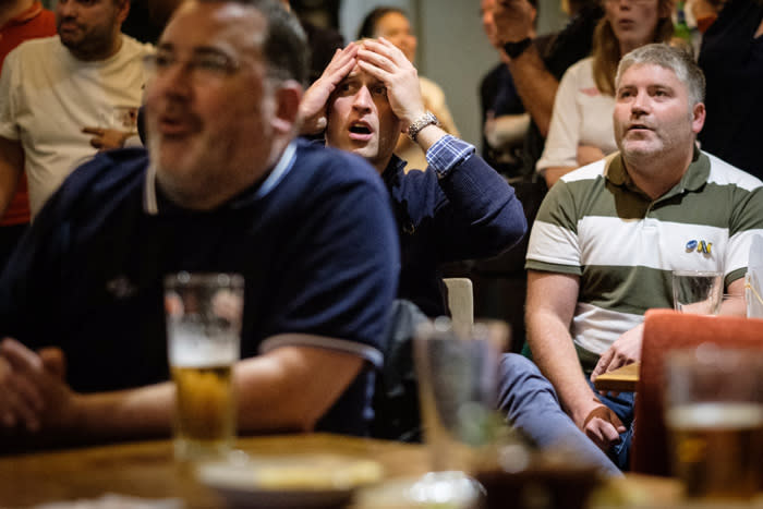 El duque de Cambridge en un pub