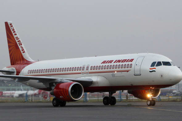 air india flight delayed for three hours afer pilot gets in fight