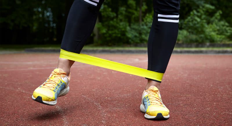 Latex-Fitnessbänder werden 2019 weiter im Trend liegen. [Bild: Getty]