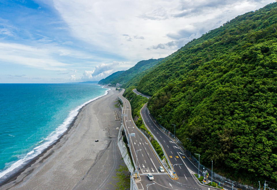 東海岸可騎單車享受自然風光。   圖：交通部觀光局東部海岸國家風景區管理處／提供