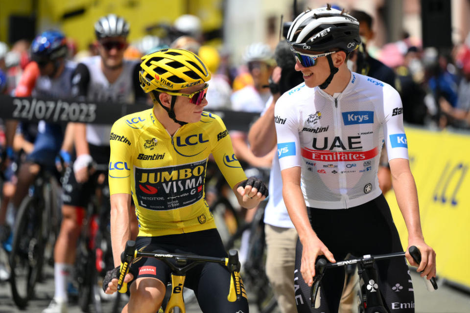 Jonas Vingegaard (Jumbo-Visma) and Tadej Pogacar (UAE Team Emirates) at the start of stage 20