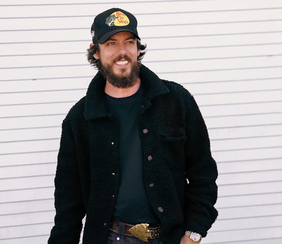 Multiple Academy of Country Music Award winner Chris Janson headlines Island Hopper Songwriter Fest with a performance at the Pink Shell Beach Resort & Marina pool party on Fort Myers Beach, Sunday, Oct. 1. A master collaborator, Janson recently brought Dolly Parton and Guns N’ Roses guitarist Slash together for his new single “21 Forever.” 