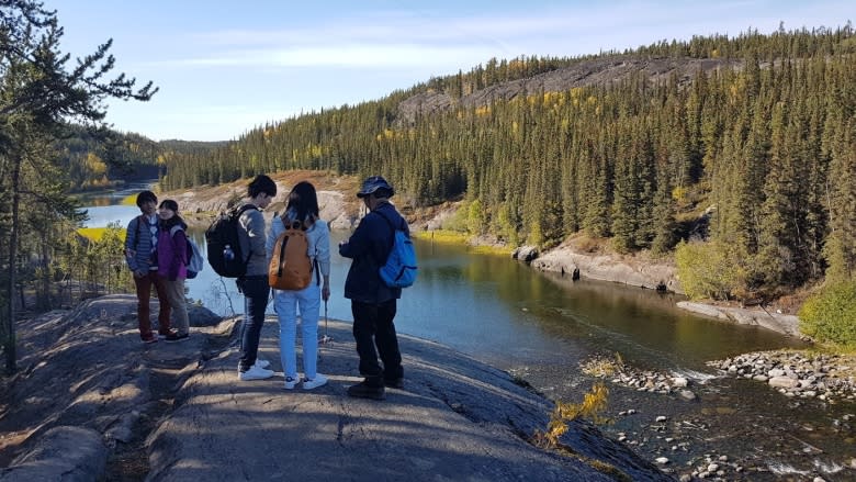 Tourism soars in N.W.T, setting new record for visits and spending