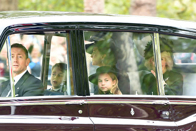 kids-car-royal