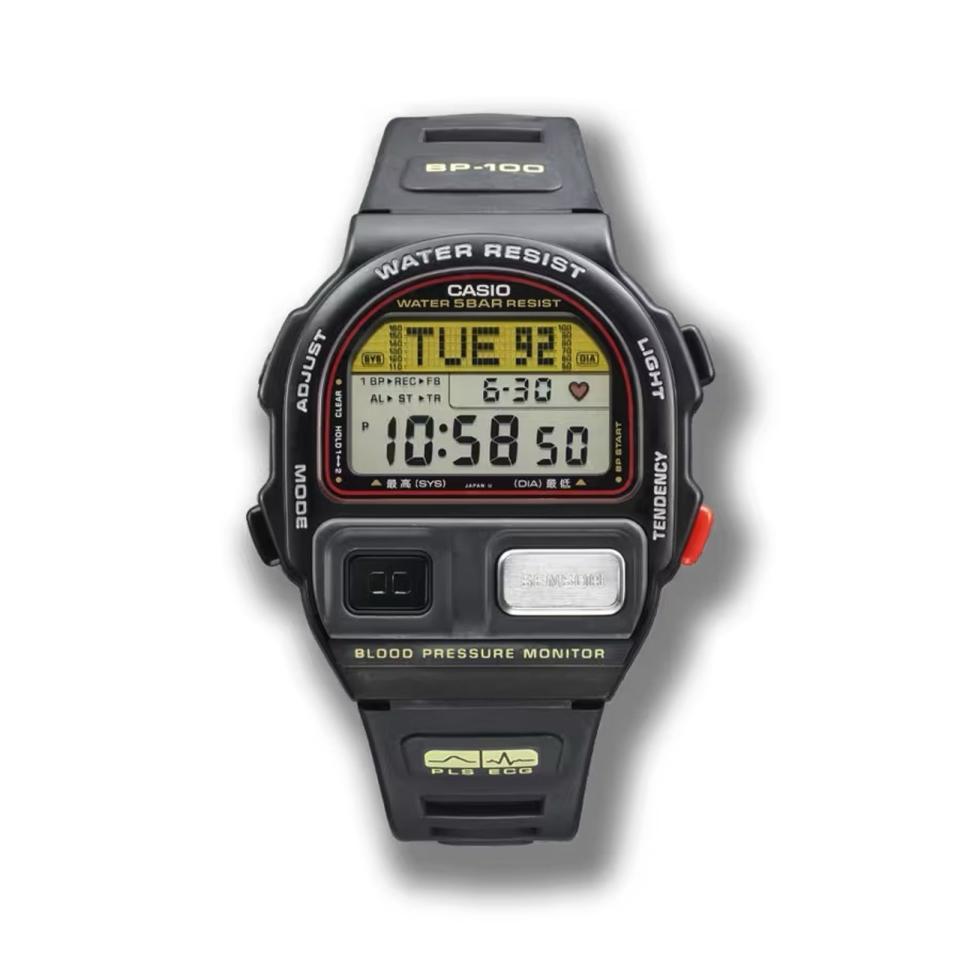 1992年BP-100：世界首款搭配光學血壓監測器的手錶。